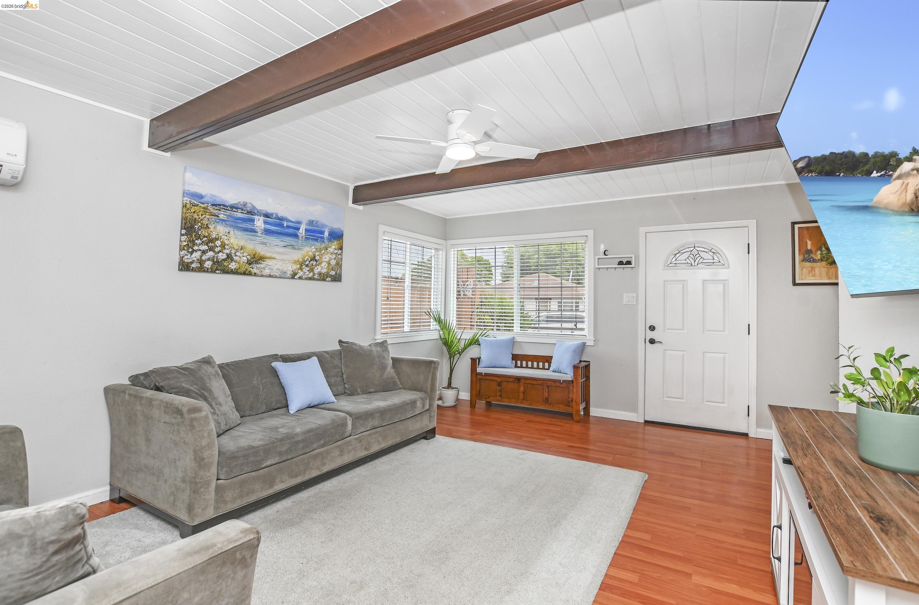 37 Beach Dr