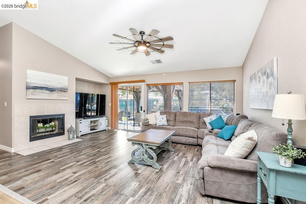 1129 Prewett Ranch Dr