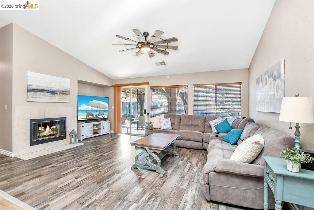 1129 Prewett Ranch Dr