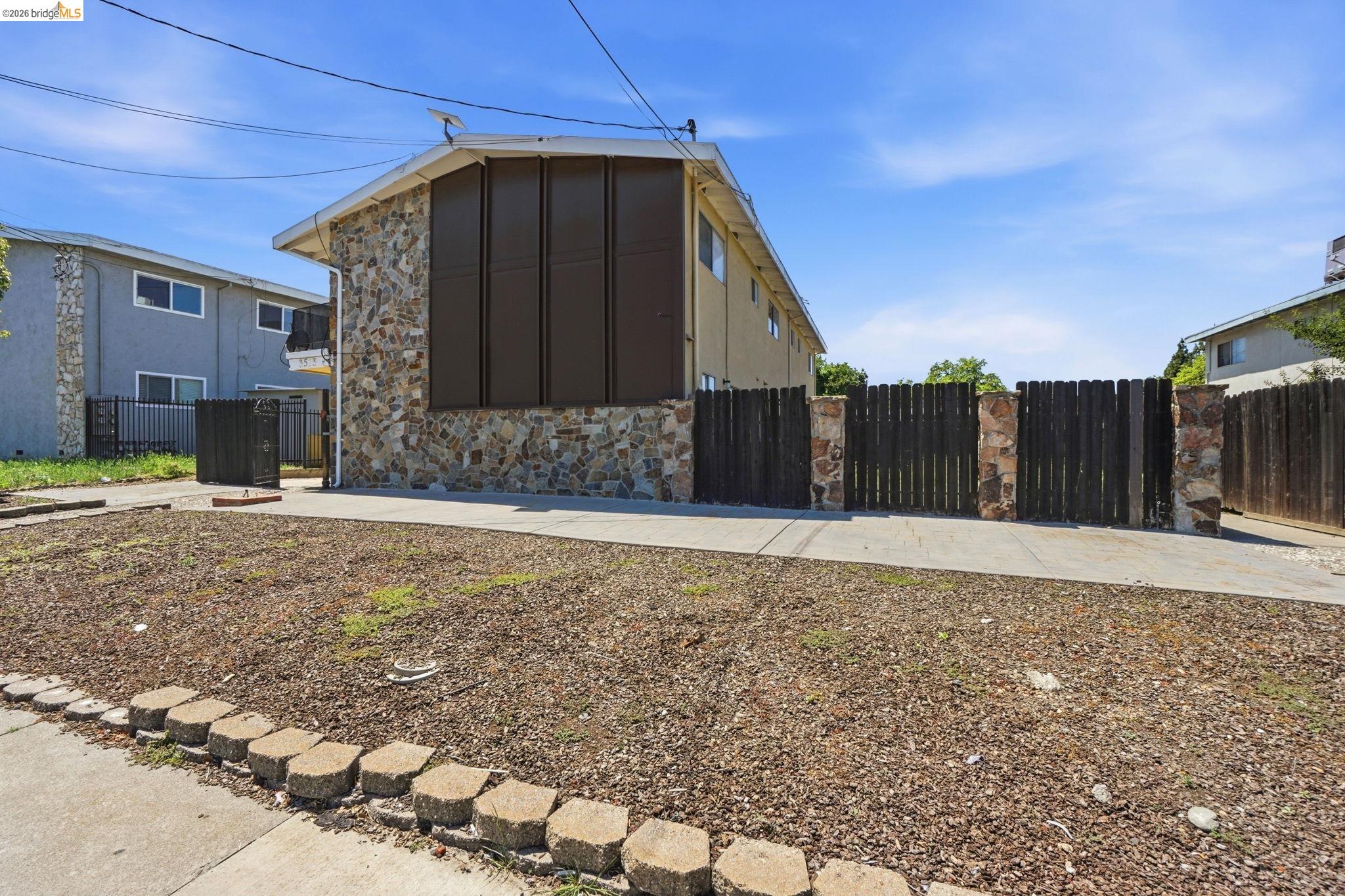 3513 Fairview