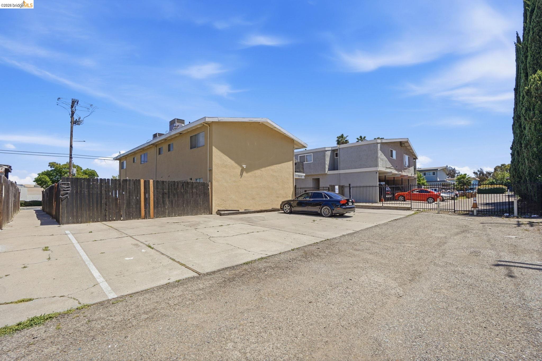 3513 Fairview