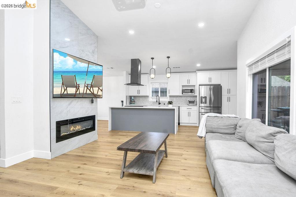 215 Spindrift Ct