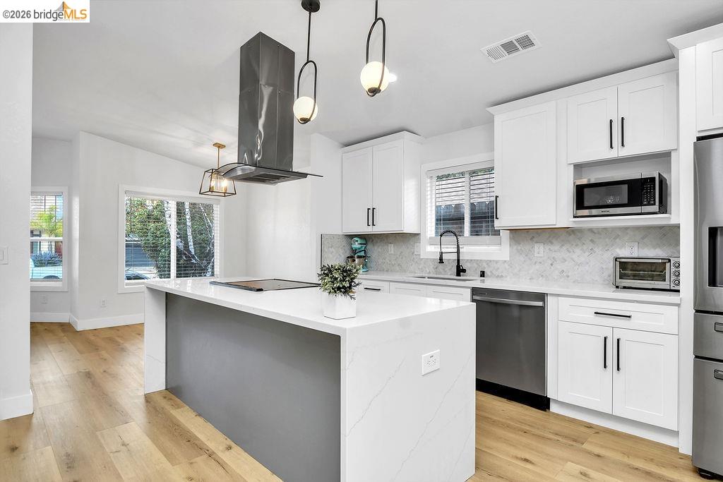 215 Spindrift Ct