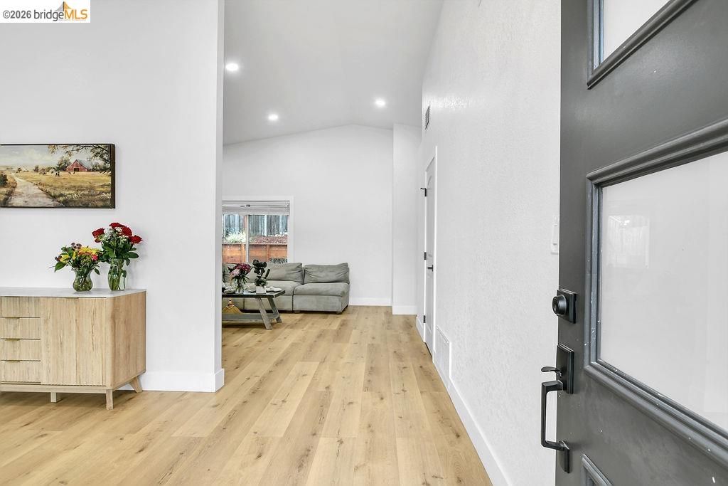215 Spindrift Ct