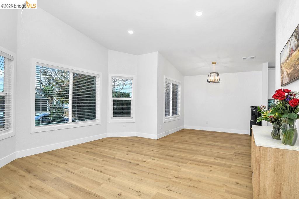 215 Spindrift Ct