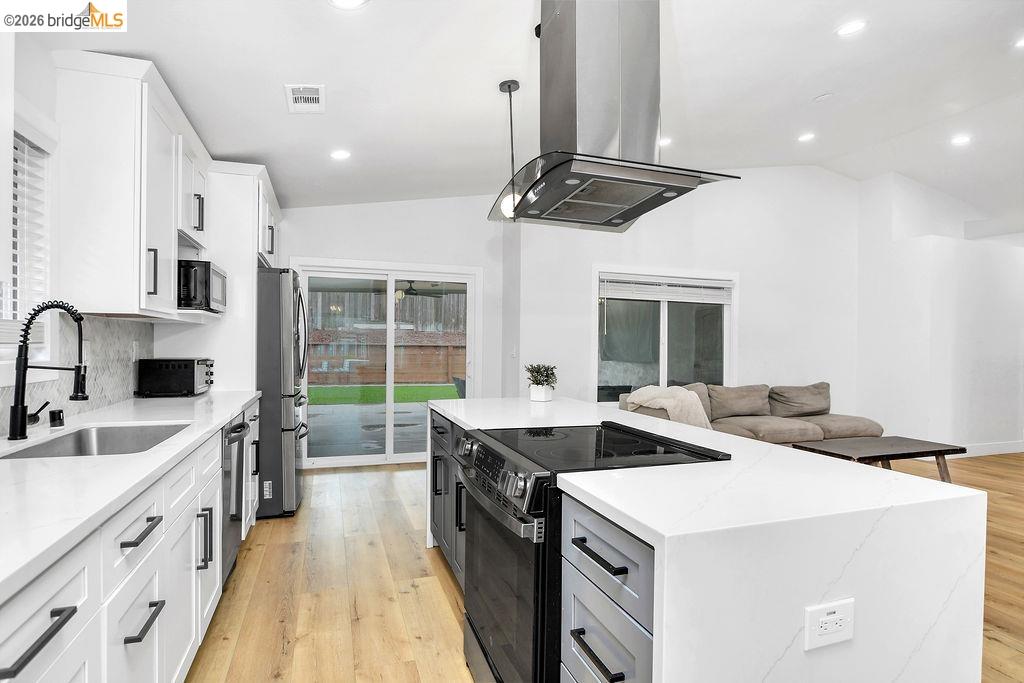 215 Spindrift Ct