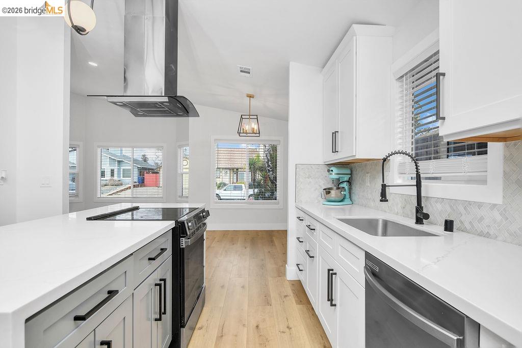 215 Spindrift Ct