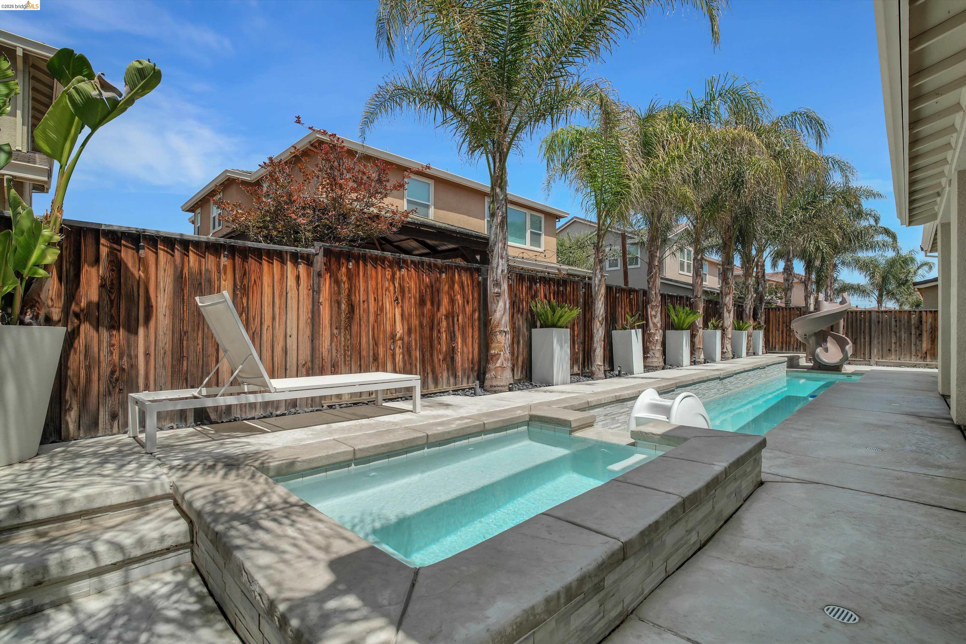 412 Lakehead Ct