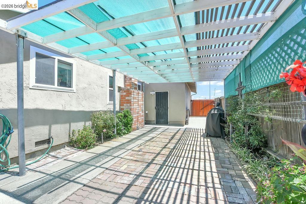 1108 Putnam St