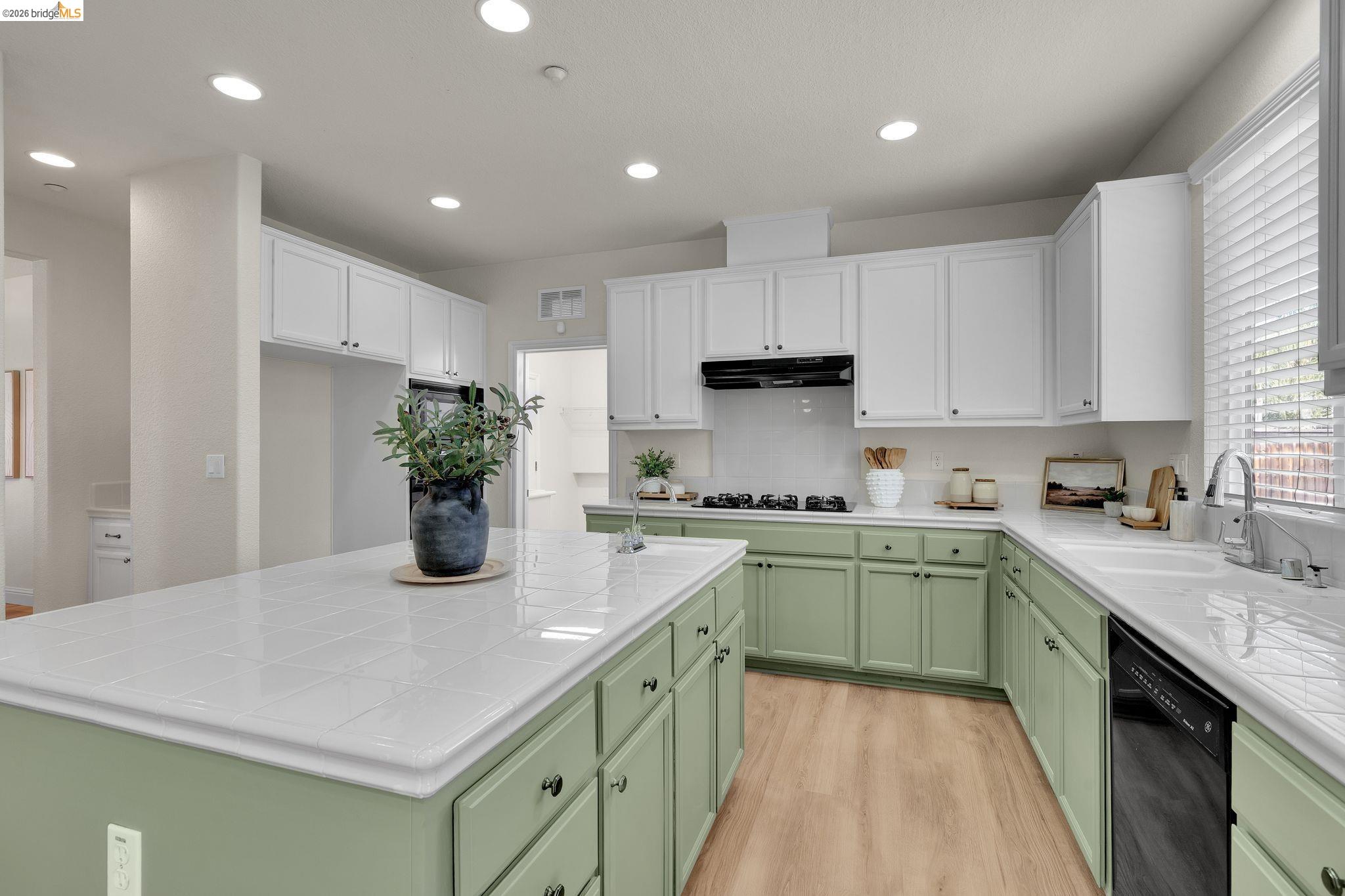1436 Charisma Way