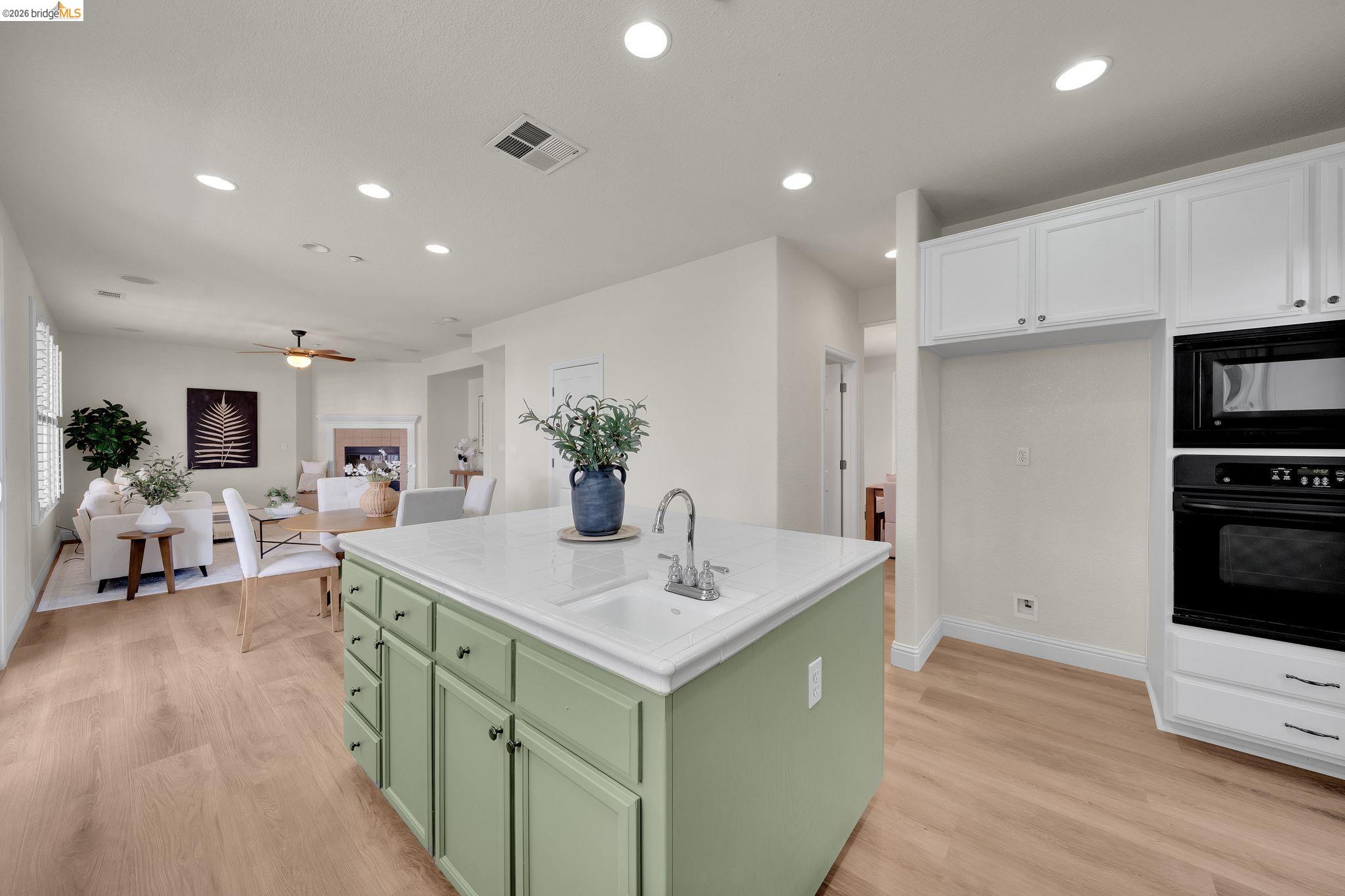 1436 Charisma Way