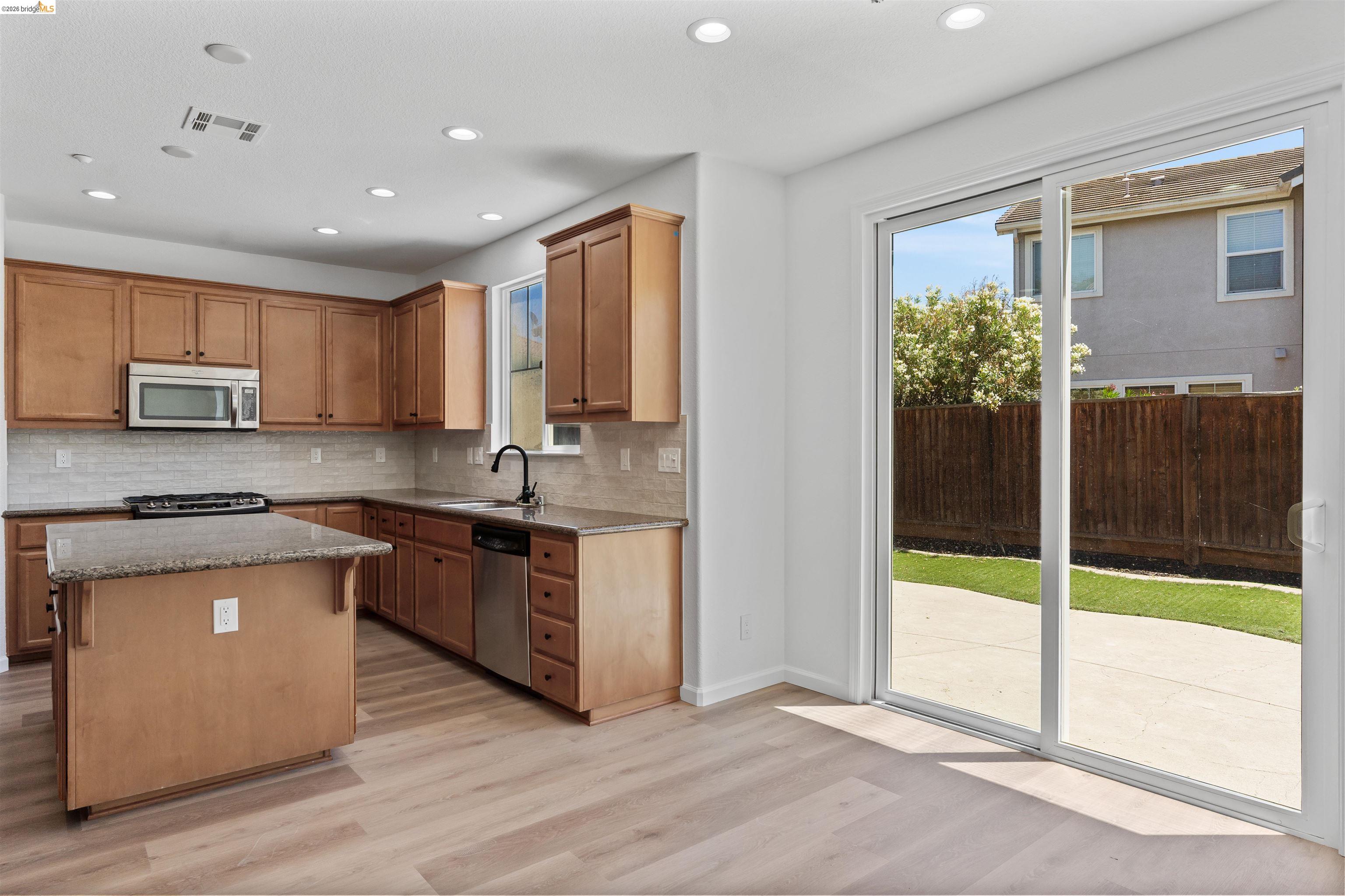 60 Narcissus Ct