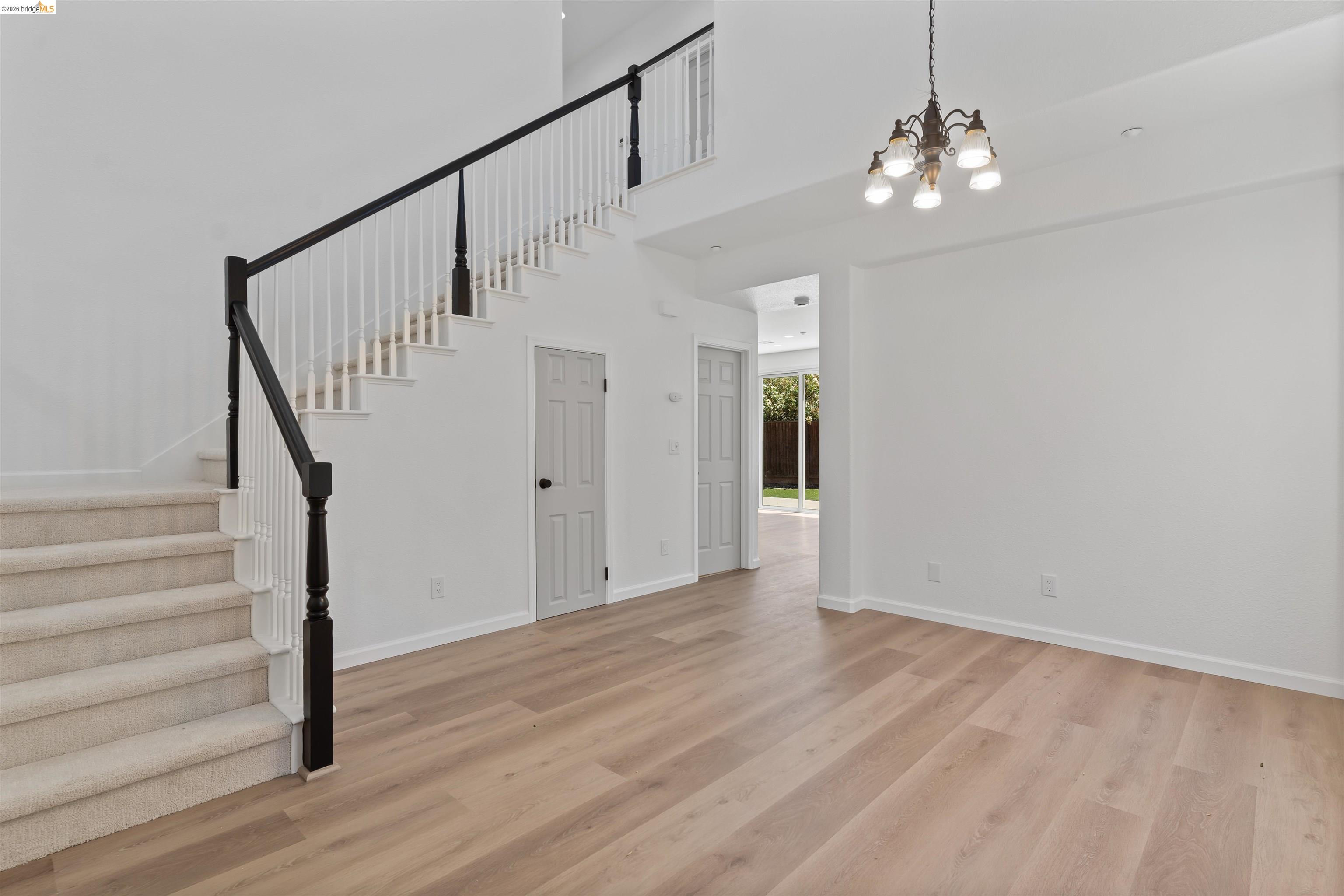 60 Narcissus Ct