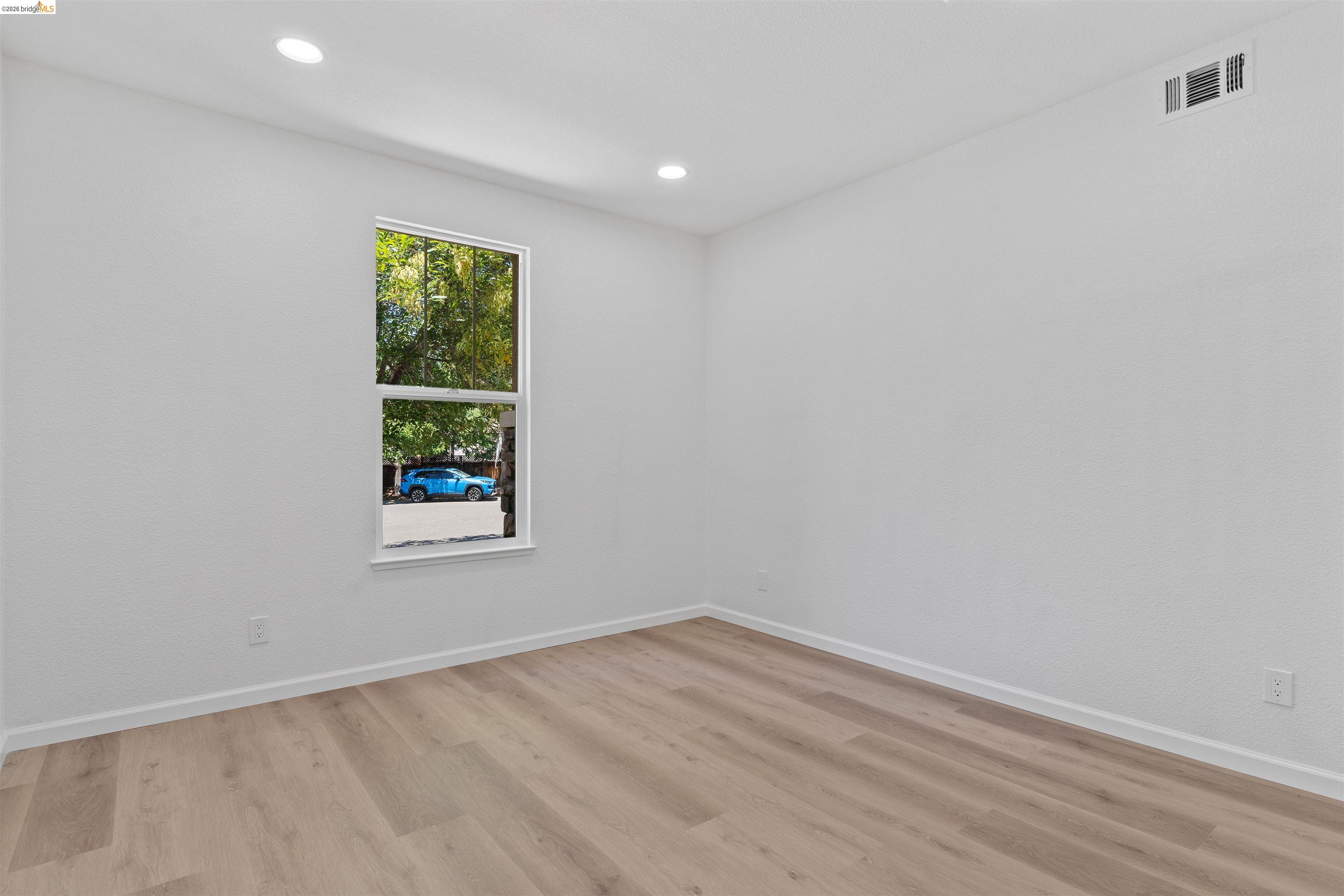 60 Narcissus Ct