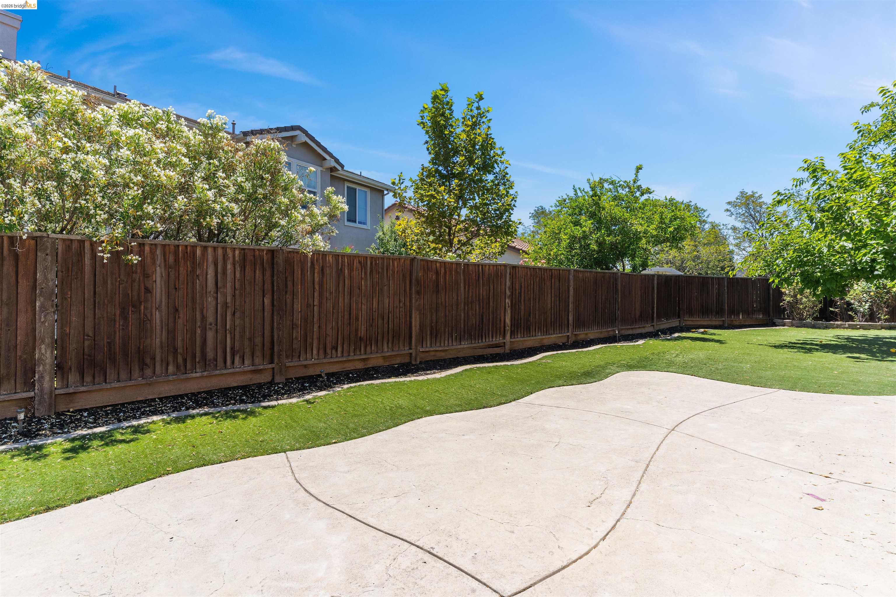60 Narcissus Ct