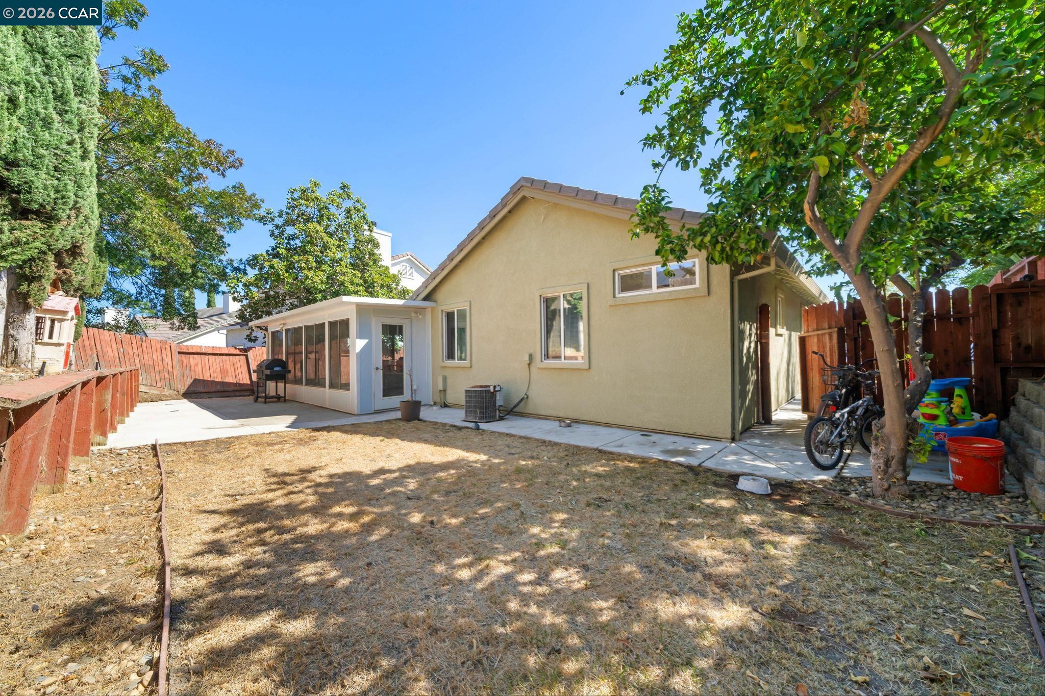 4916 Eastview Way