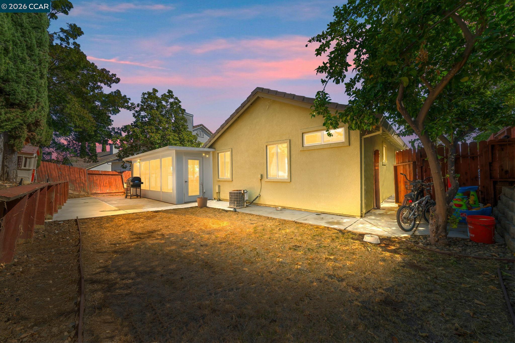 4916 Eastview Way
