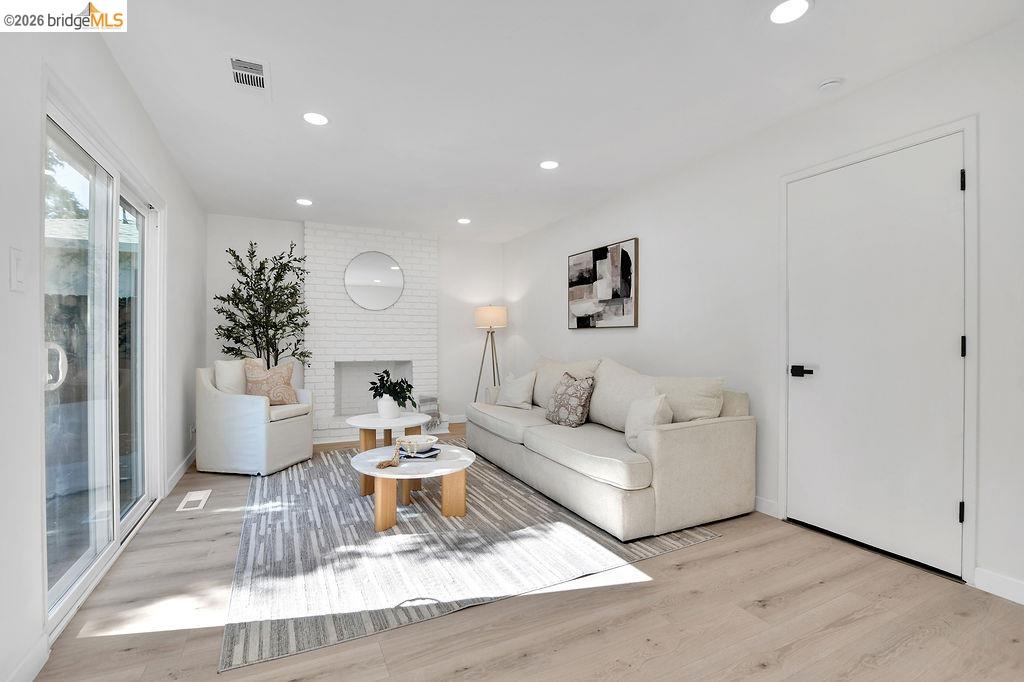 1701 Daisy Way