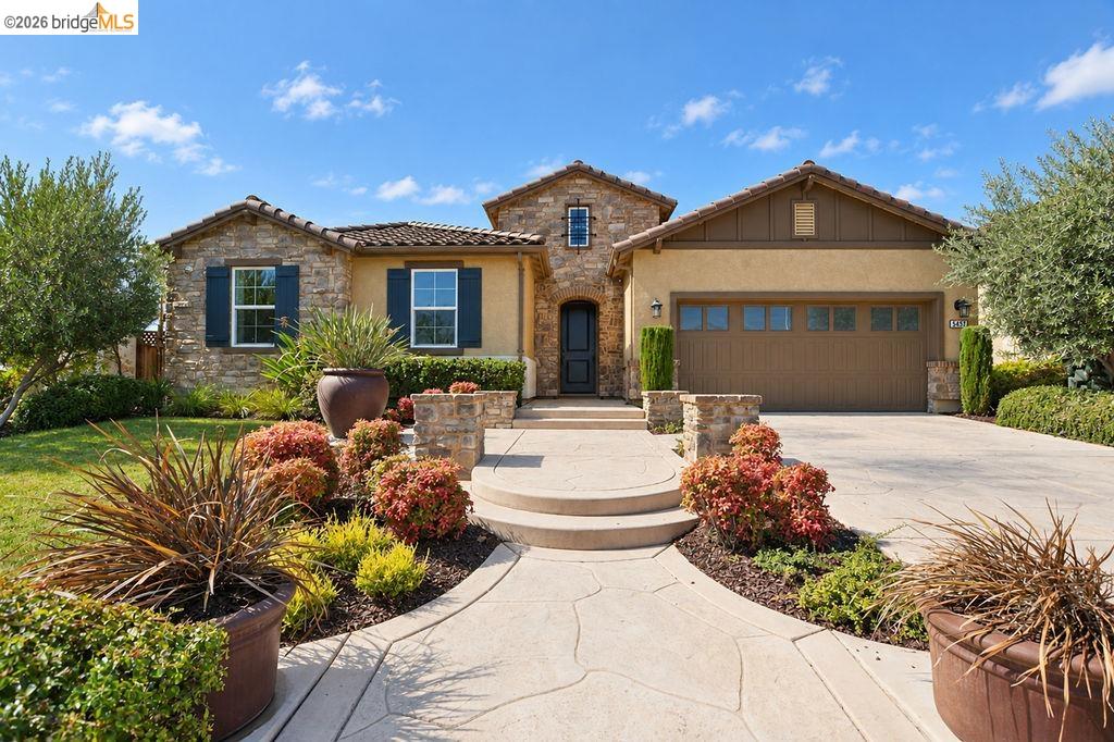 5457 Mountain Ridge Way