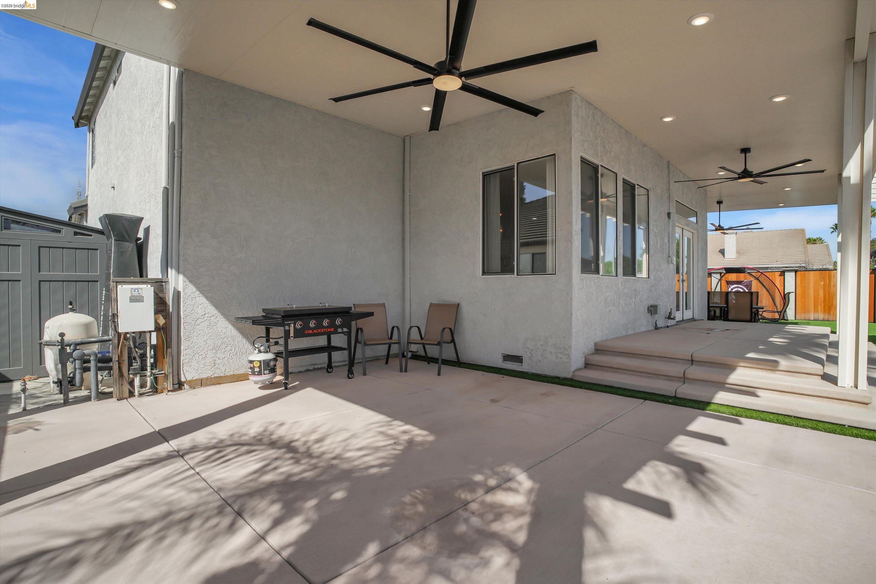 2331 Newport Pl