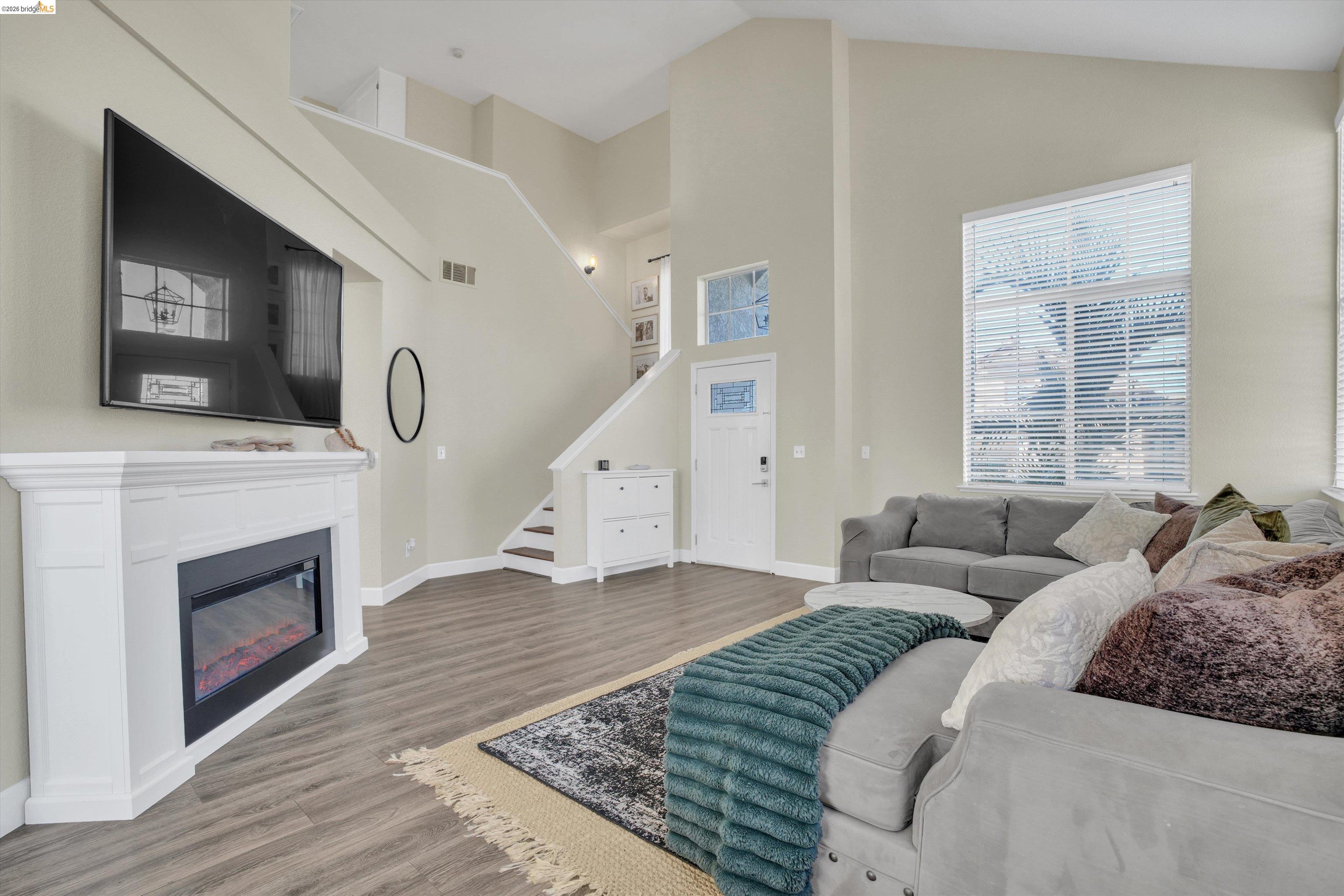 2331 Newport Pl