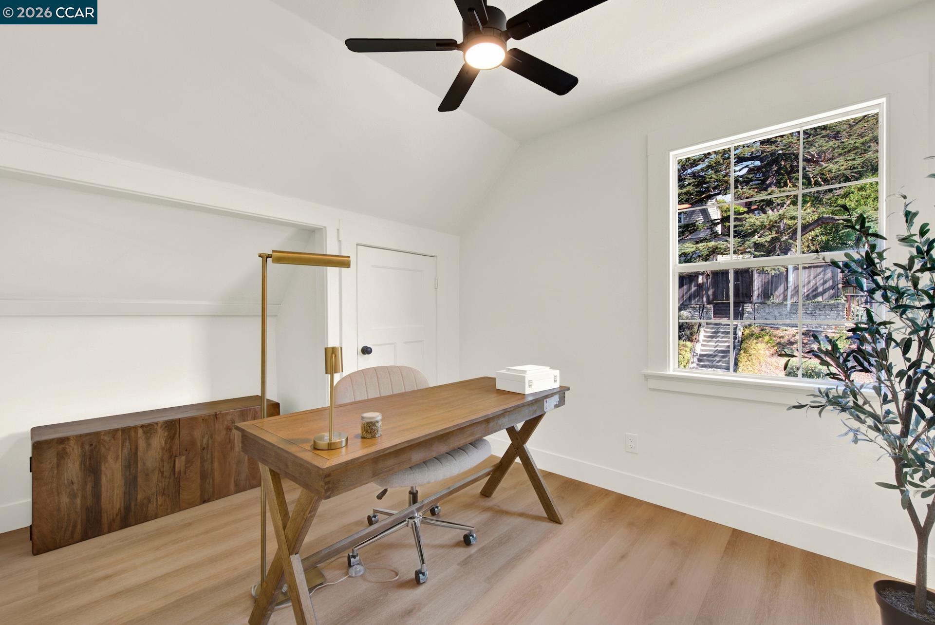 101 B St