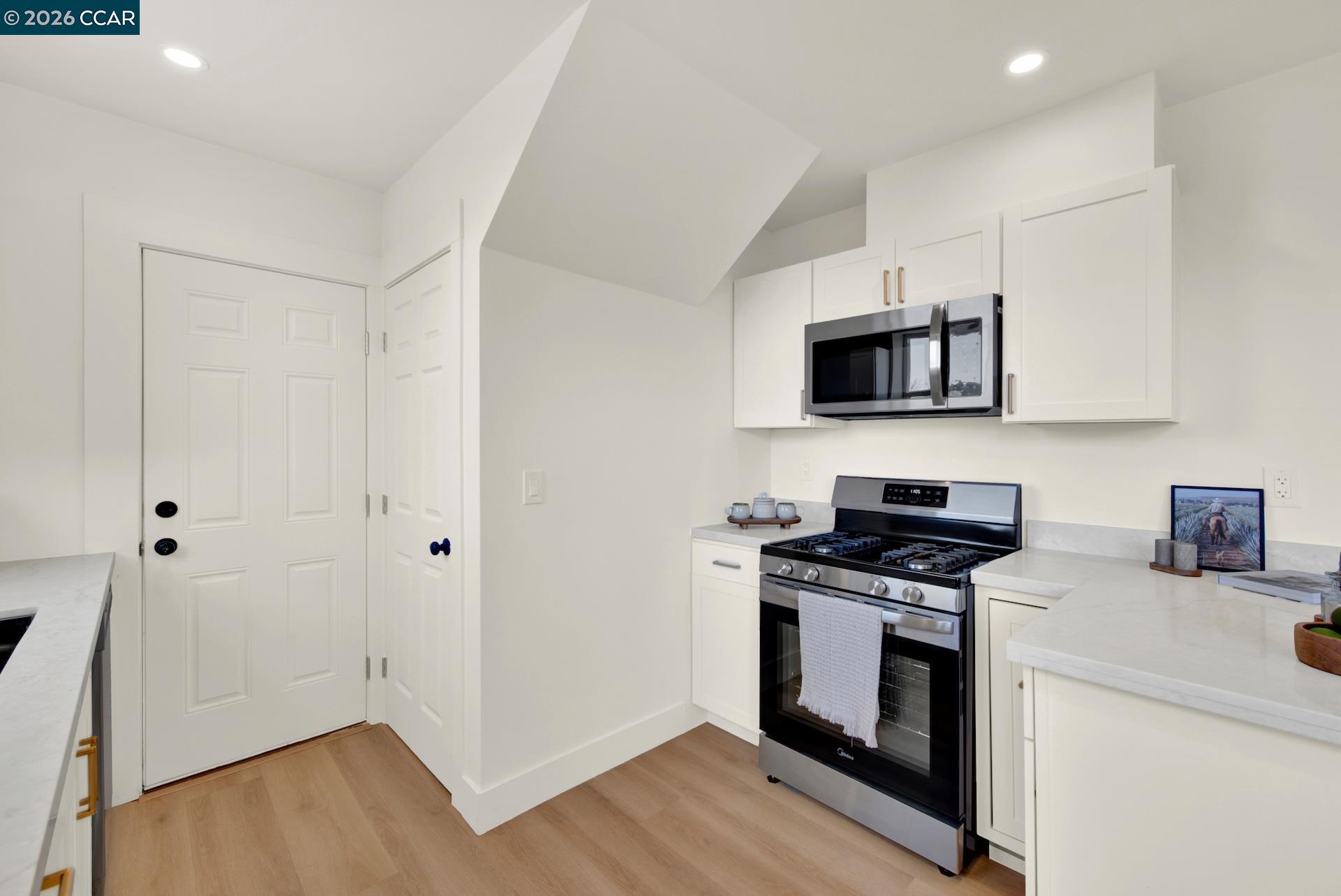 101 B St