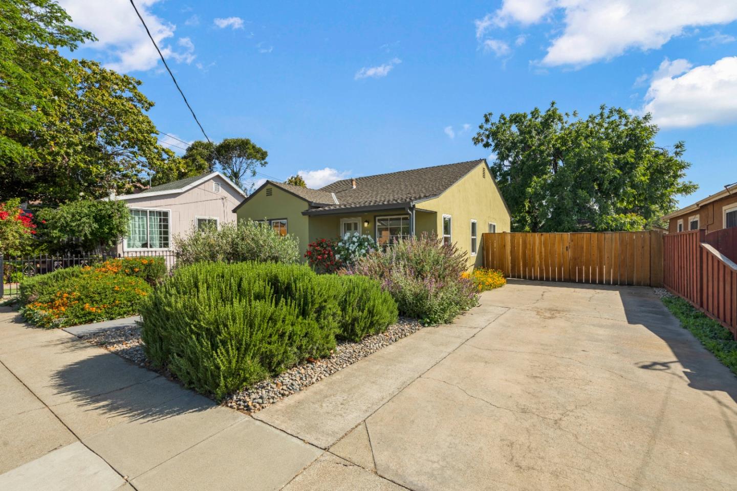 910 Vine Street