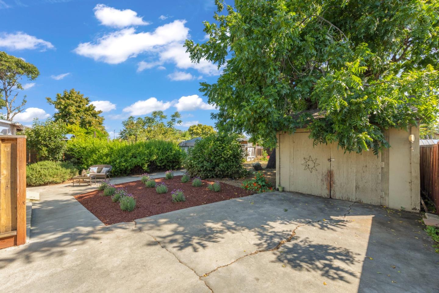 910 Vine Street