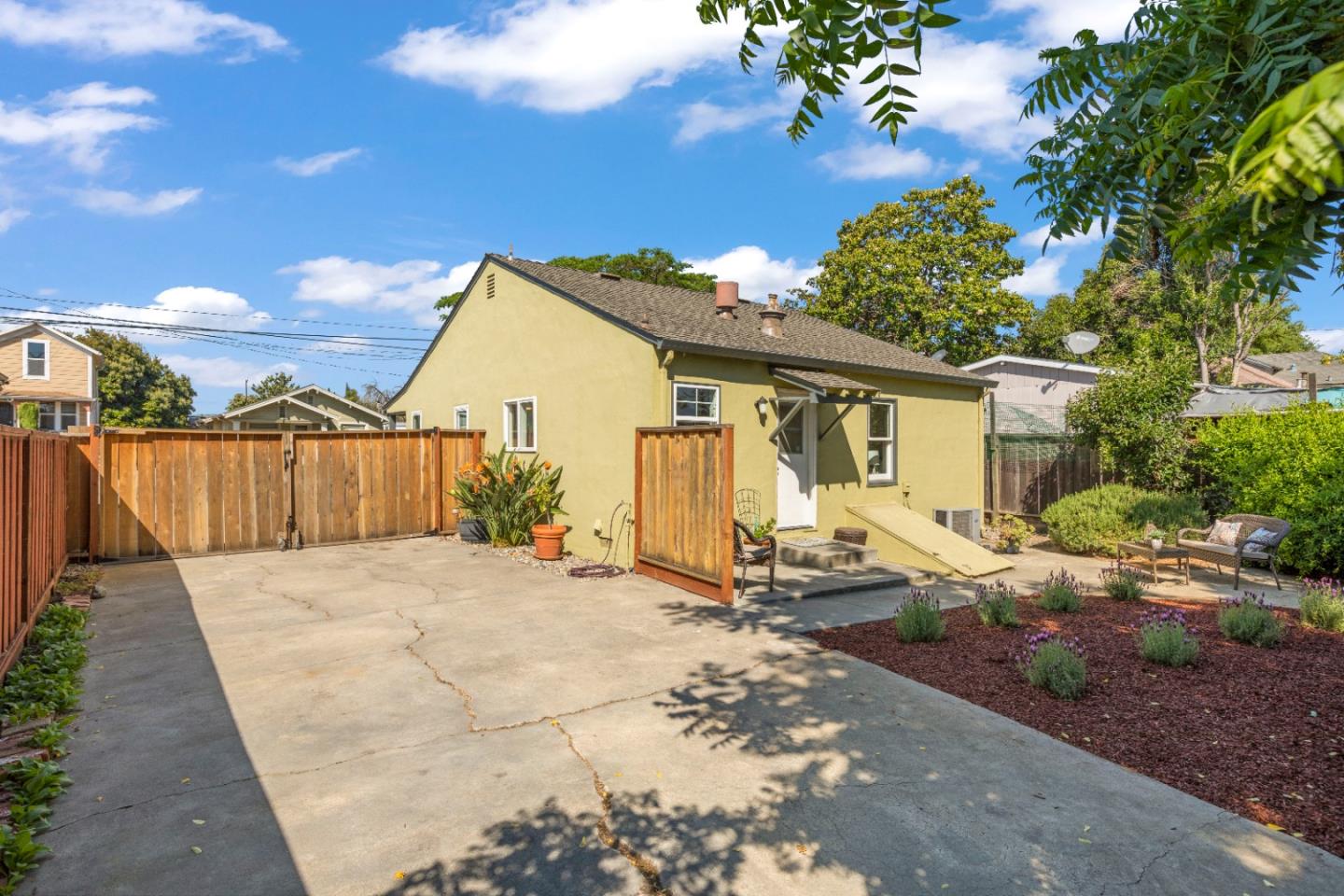 910 Vine Street