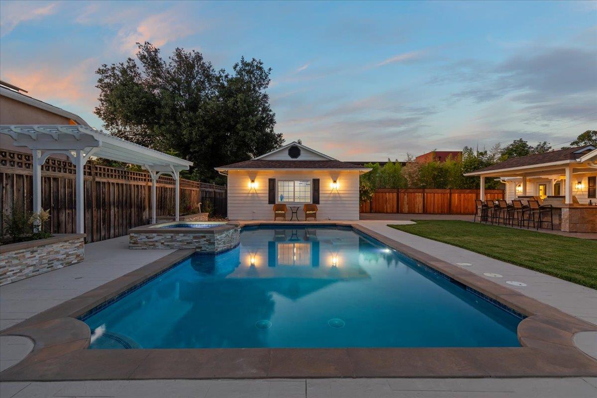 1361 Flora Avenue
