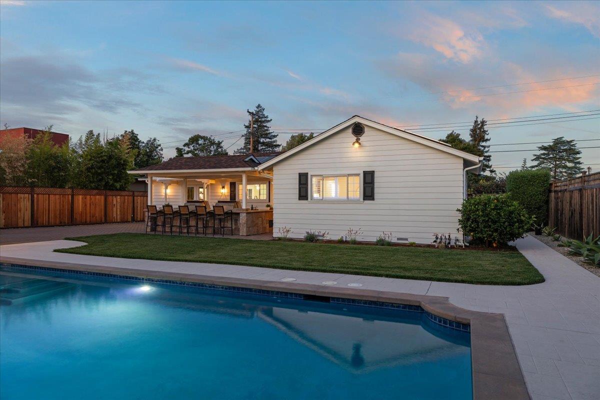 1361 Flora Avenue