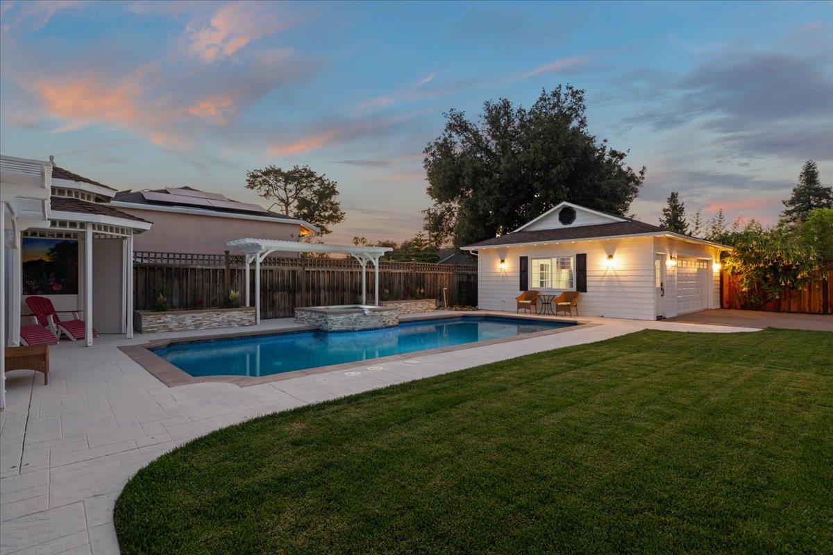 1361 Flora Avenue