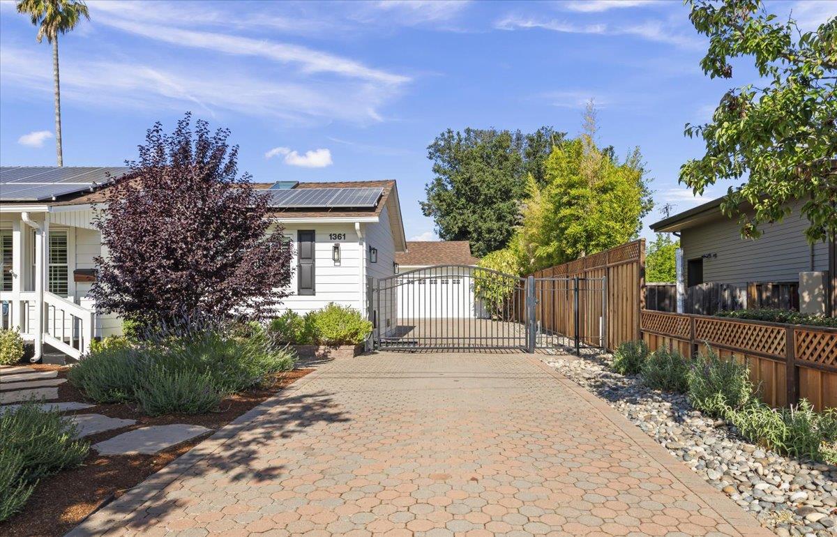 1361 Flora Avenue