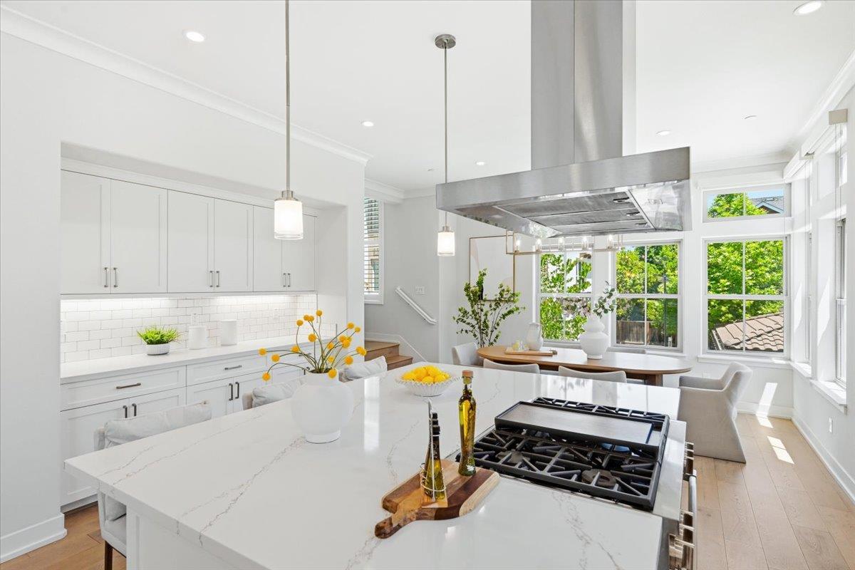 2360 Toledo Terrace