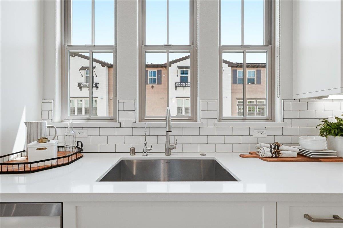 2360 Toledo Terrace