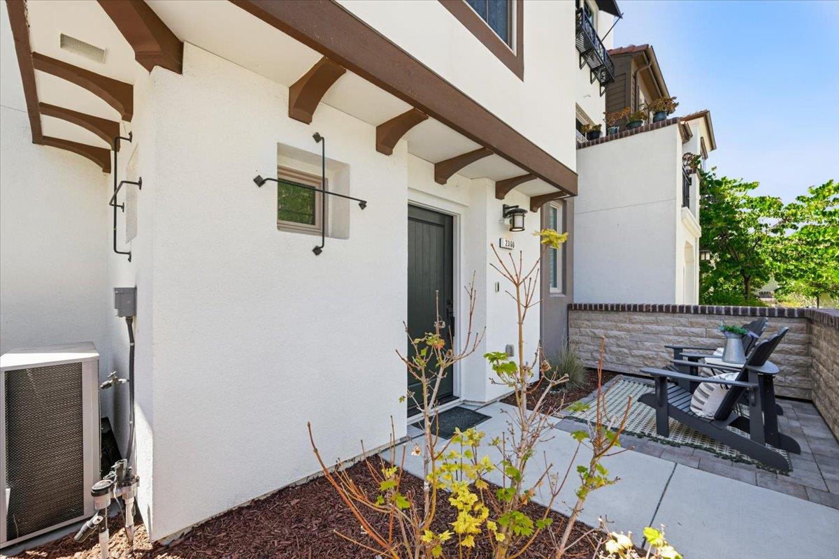 2360 Toledo Terrace