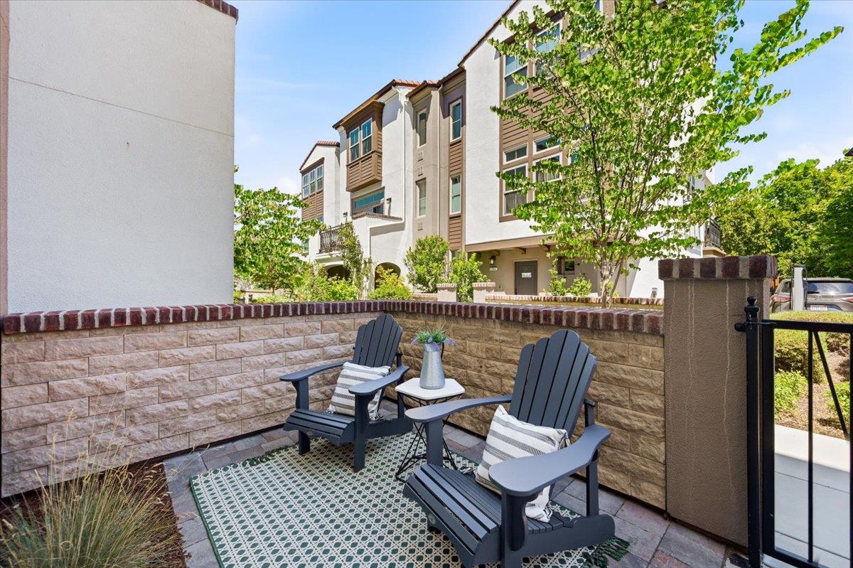 2360 Toledo Terrace