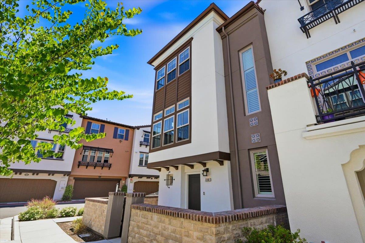 2360 Toledo Terrace