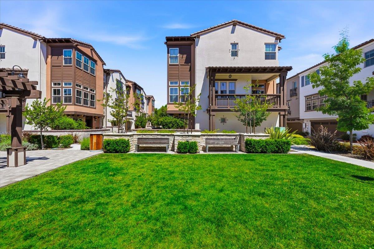 2360 Toledo Terrace