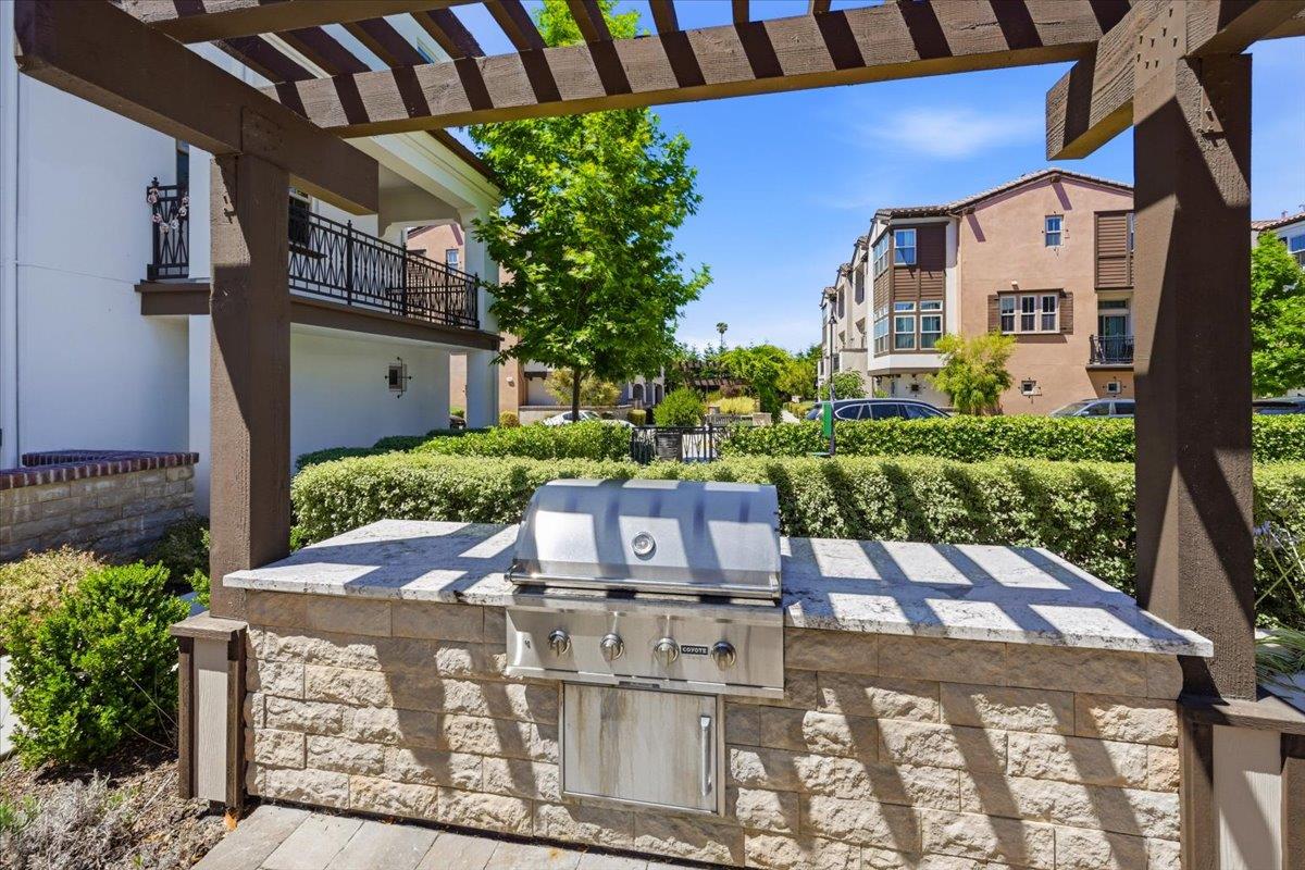 2360 Toledo Terrace