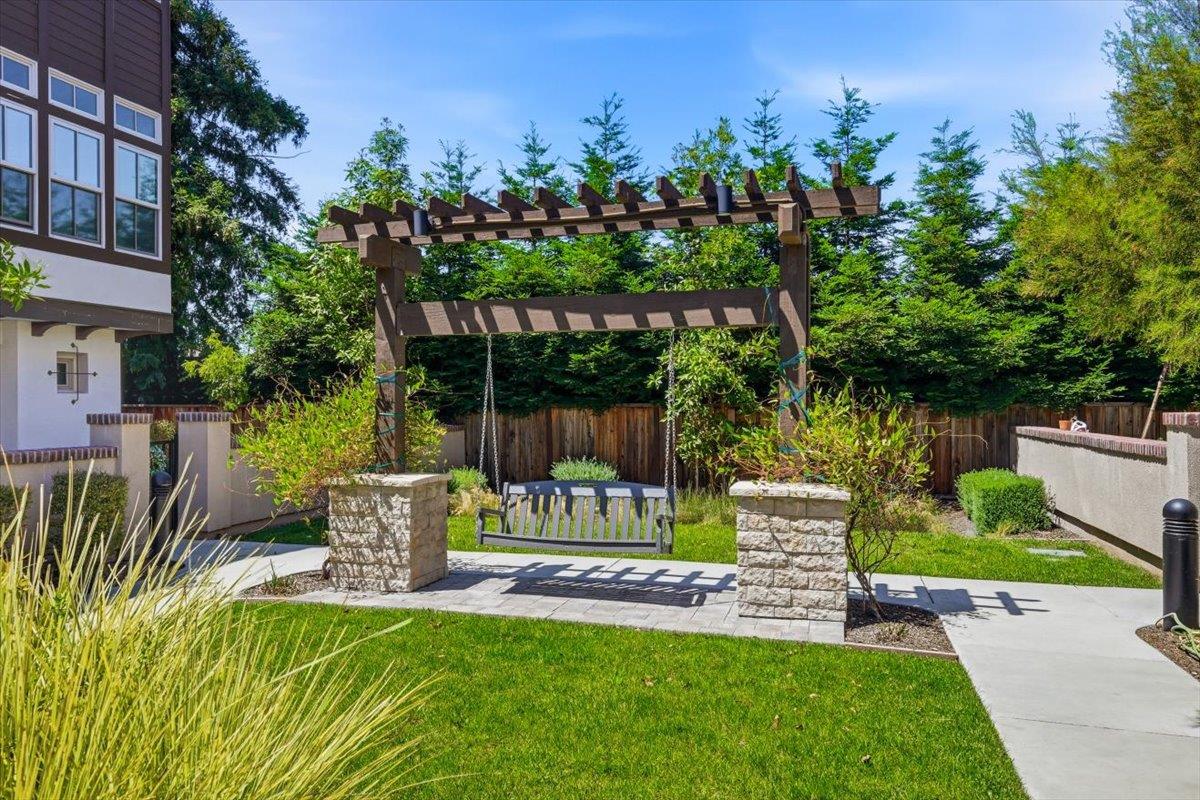 2360 Toledo Terrace