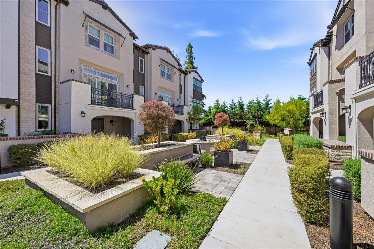 2360 Toledo Terrace