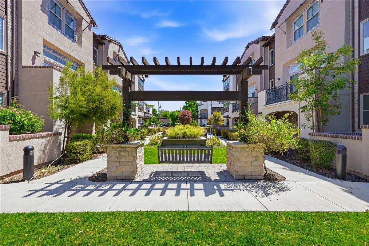 2360 Toledo Terrace