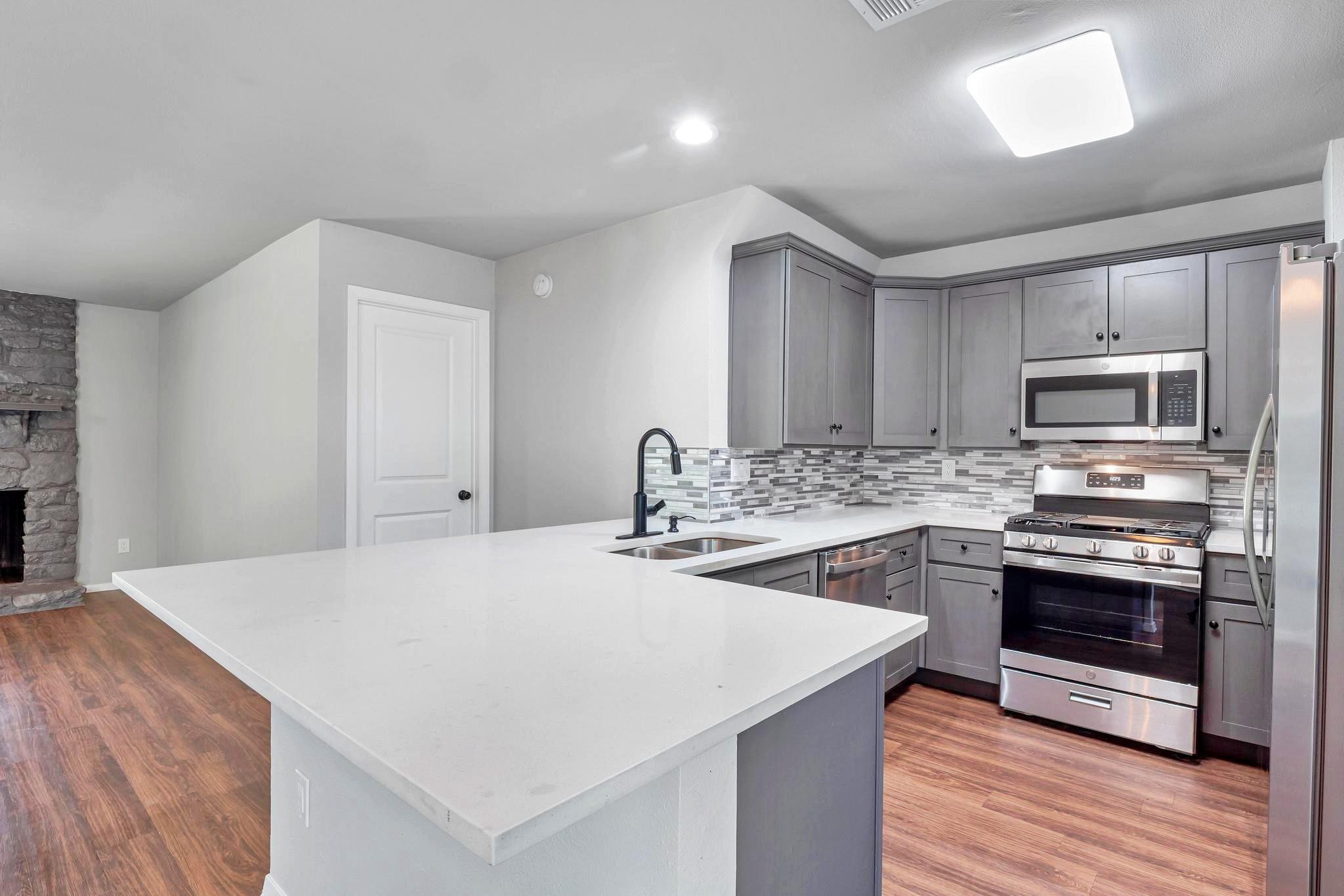 606 Elderberry CV