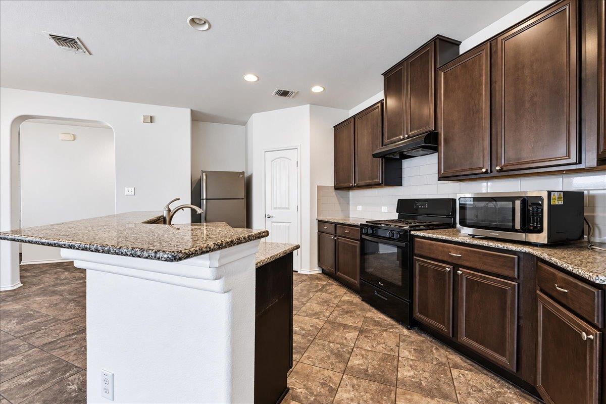 1020 Clove Hitch RD