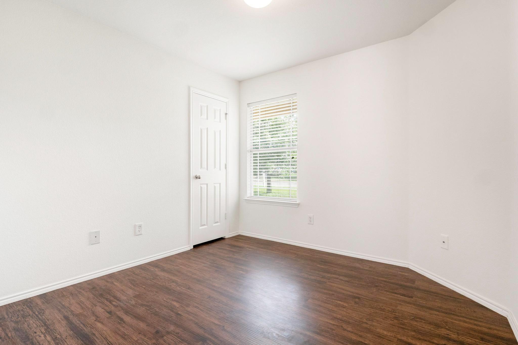 109 Onyx Lake DR