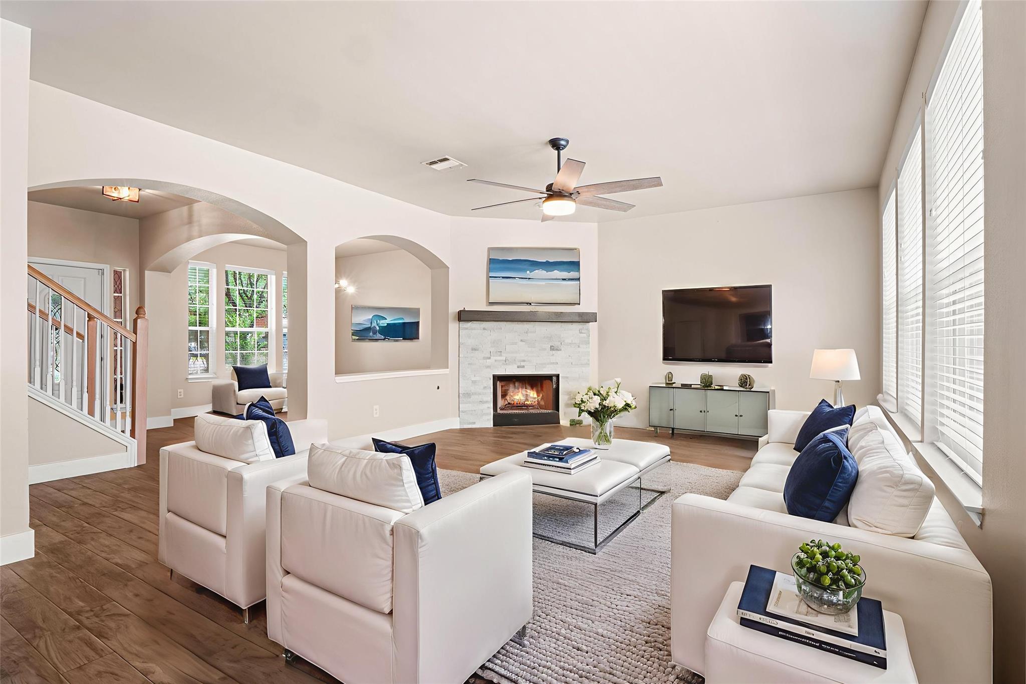8613 Glen Canyon DR