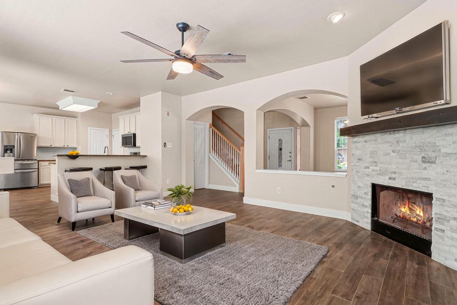 8613 Glen Canyon DR