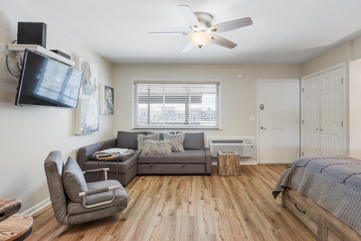 803 Hillview Hts Unit: 207